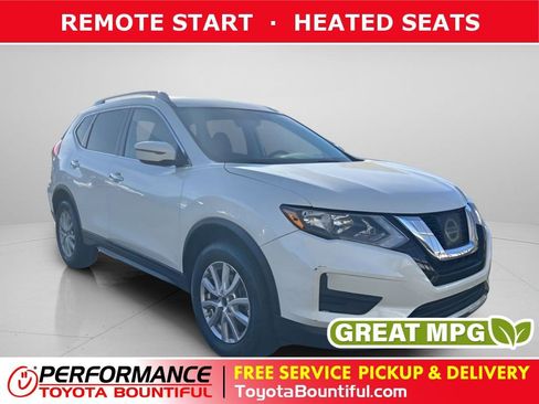 Used 2017 Nissan Rogue SV image 1