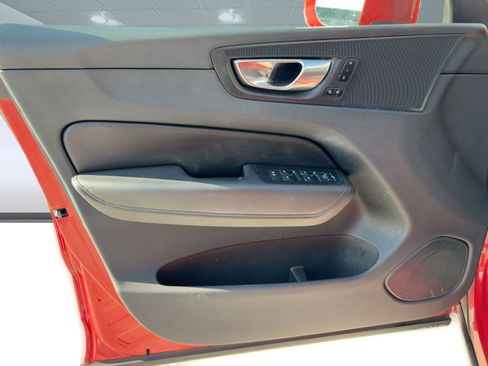 Certified 2023 Volvo XC60 B5 Plus w/ Protection Package Premier image 20