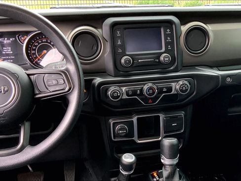 Used 2020 Jeep Gladiator Sport w/ Trailer Tow Package AWD/4WD image 2