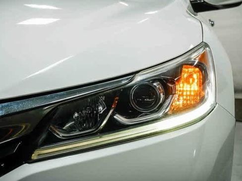 Used 2016 Honda Accord Sport image 7