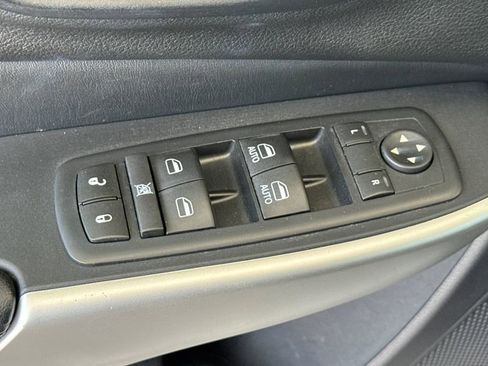 Used 2016 Jeep Cherokee Overland image 15