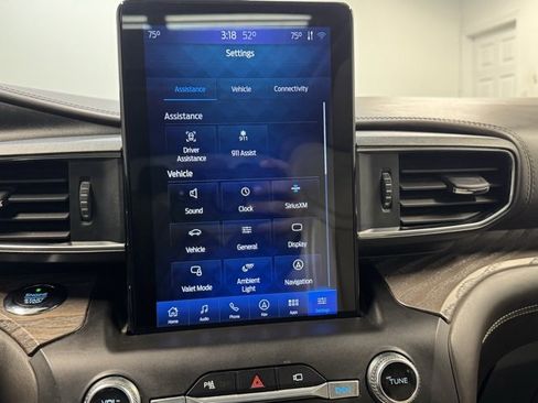 Used 2020 Ford Explorer Platinum image 21