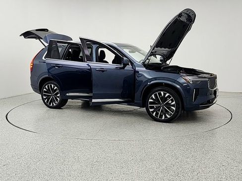 Used 2025 Volvo XC90 B6 Plus AWD/4WD image 10