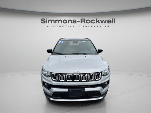 Used 2025 Jeep Compass Limited AWD/4WD image 8