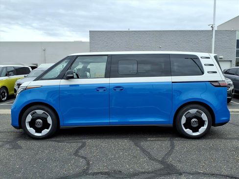 New 2025 Volkswagen ID. Buzz Pro S Plus image 4