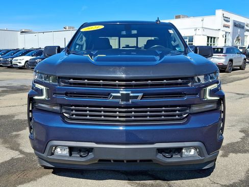 Used 2021 Chevrolet Silverado 1500 RST w/ Convenience Package II AWD/4WD image 2