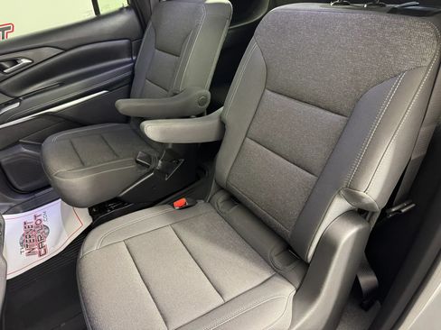 Used 2025 Chevrolet Traverse LT w/ Sun and Wheel Package AWD/4WD image 42