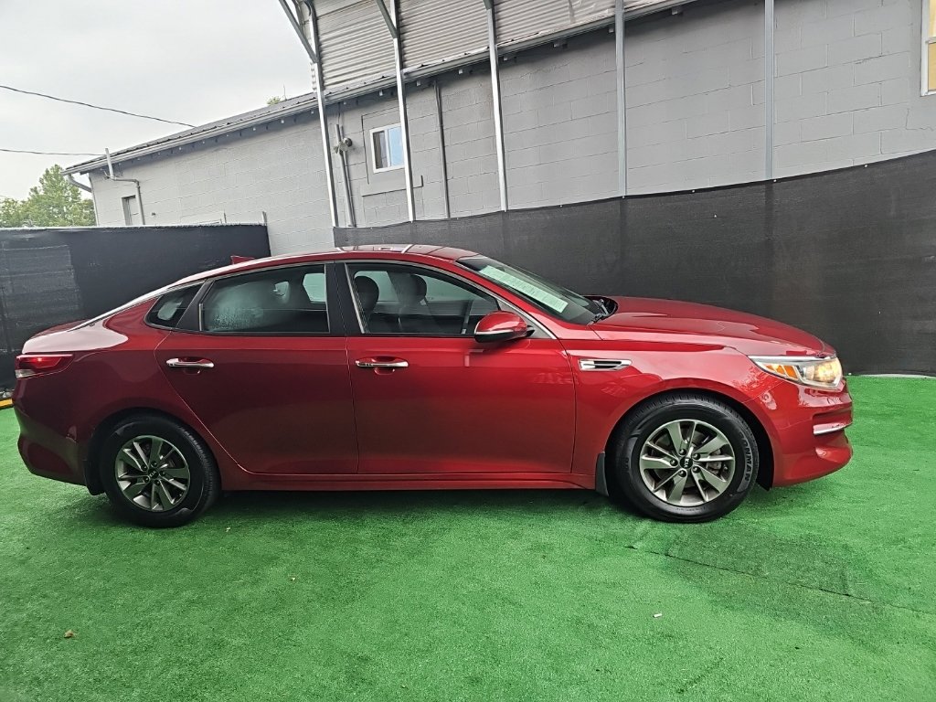 Used 2017 Kia Optima LX FWD image 3