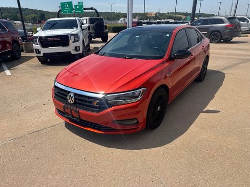 Used 2020 Volkswagen Jetta R-Line FWD image 3