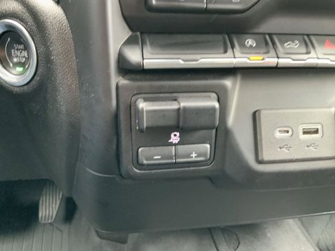 Used 2021 Chevrolet Silverado 1500 RST image 32