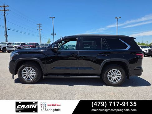 Used 2025 Toyota Sequoia SR5 AWD/4WD image 4