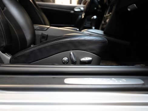 Used 2007 Porsche 911 Turbo image 91