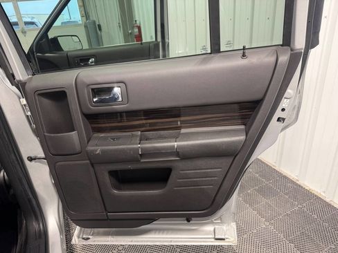 Used 2019 Ford Flex SEL image 23