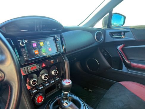 Used 2018 Subaru BRZ tS image 12