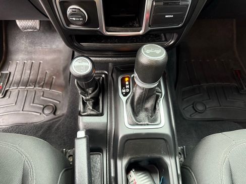 Used 2020 Jeep Wrangler Unlimited Sport image 21