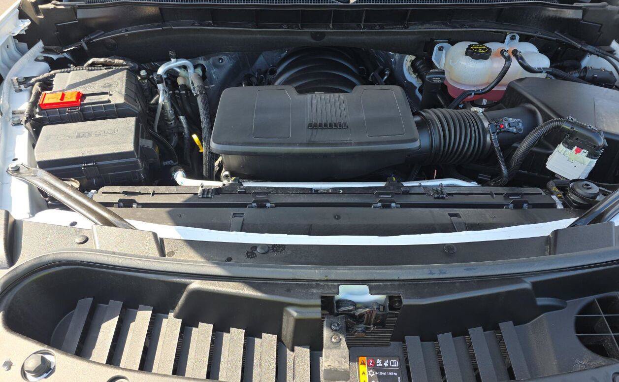 Used 2025 Chevrolet Tahoe LS RWD image 8