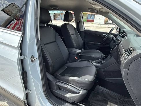 Used 2019 Volkswagen Tiguan SE FWD image 40