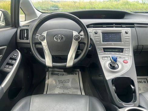 Used 2013 Toyota Prius Four FWD image 13