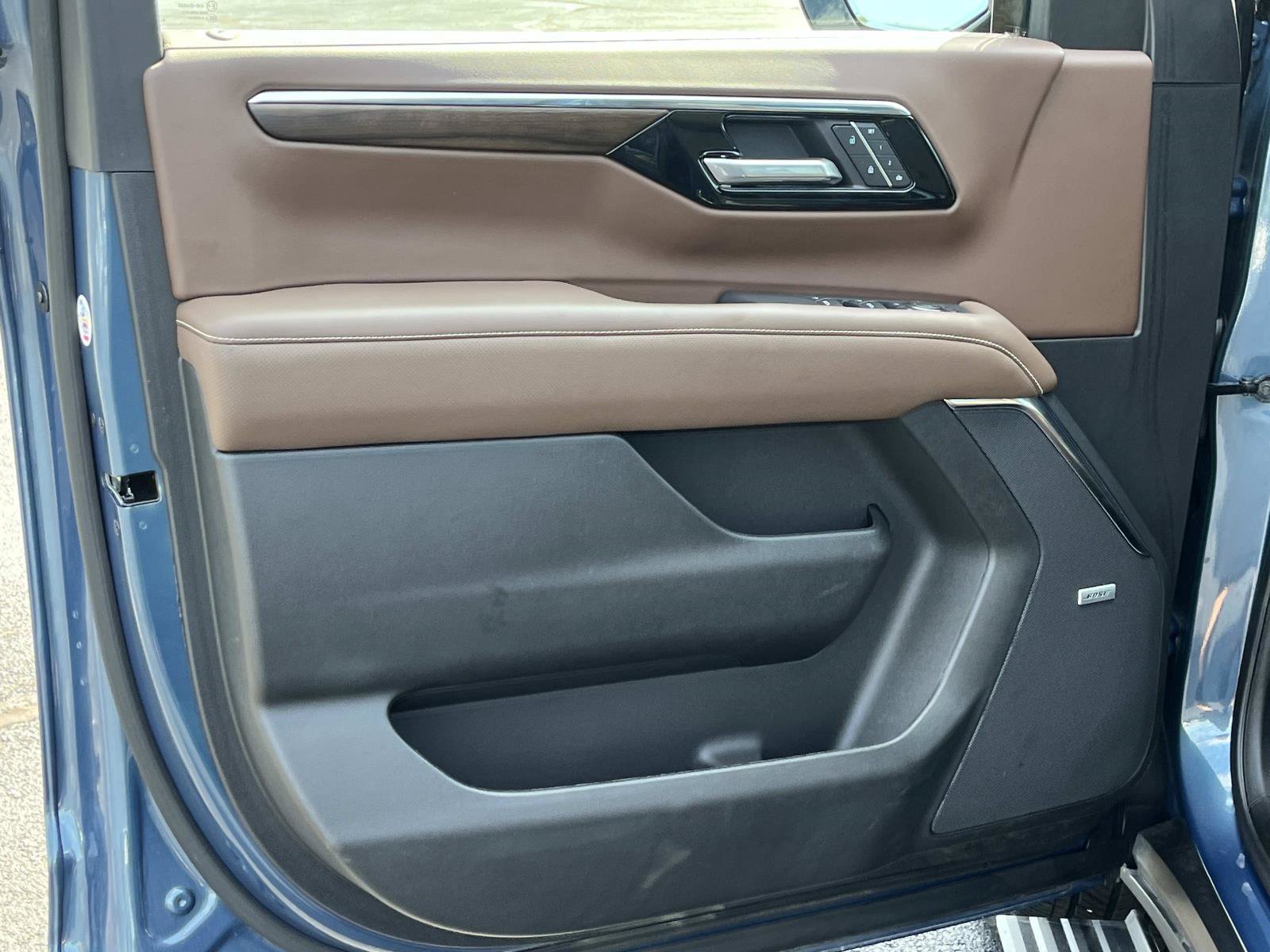 Used 2025 Chevrolet Tahoe High Country AWD/4WD image 28