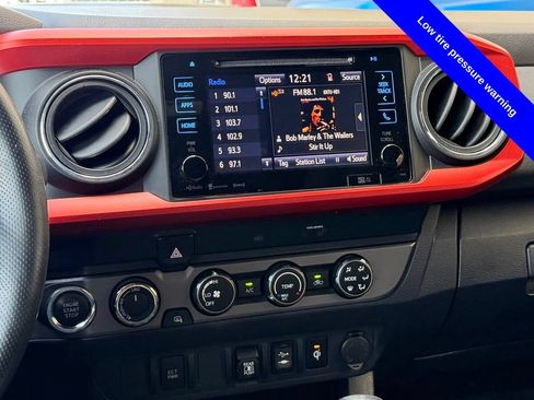 Used 2019 Toyota Tacoma TRD Sport AWD/4WD image 14