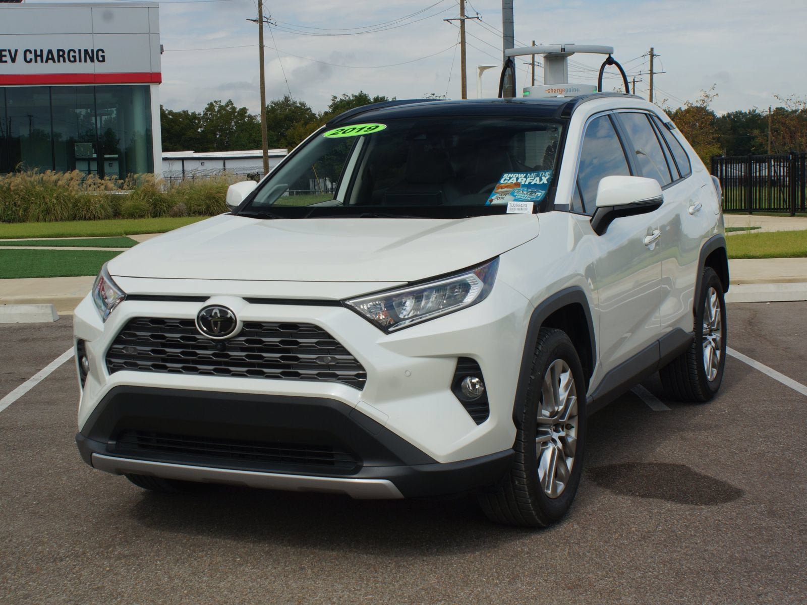 Used 2019 Toyota RAV4 Limited w/ Advanced Technology Package FWD image 14