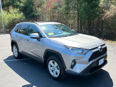 Used 2019 Toyota RAV4 XLE w/ Convenience Package AWD/4WD image 7