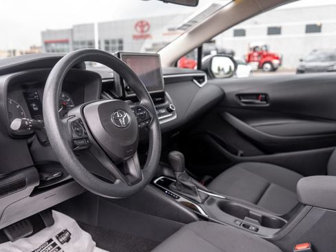 Used 2024 Toyota Corolla LE FWD image 19