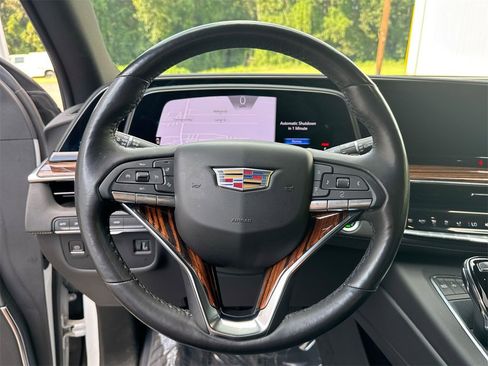 Used 2023 Cadillac Escalade Premium Luxury image 16