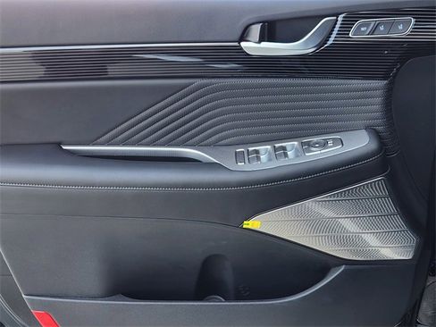 Used 2025 Hyundai Palisade Calligraphy image 18