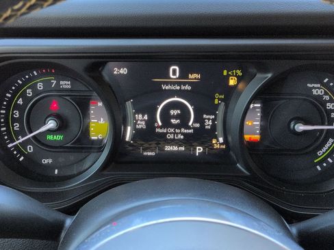 Used 2024 Jeep Wrangler Unlimited Sahara AWD/4WD image 14