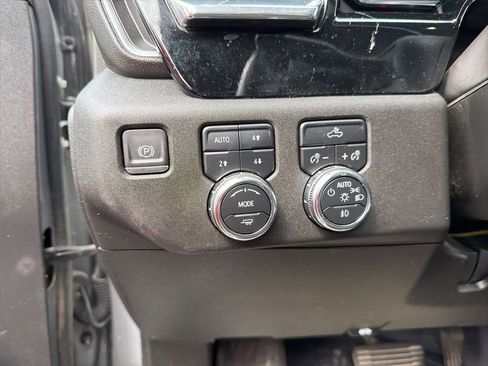 Used 2023 GMC Sierra 1500 Elevation w/ X31 Off-Road Package AWD/4WD image 19