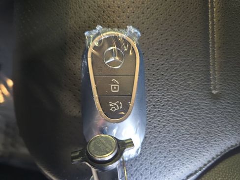 Used 2026 Mercedes-Benz GLC 300 image 38