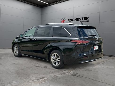 Used 2023 Toyota Sienna Limited w/ Protection Package (TMS) AWD/4WD image 3