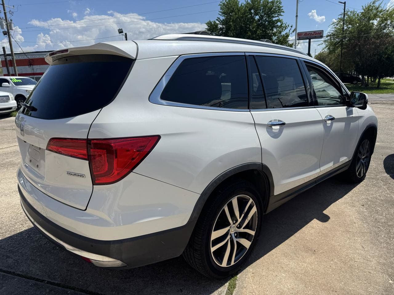 Used 2017 Honda Pilot Touring image 4