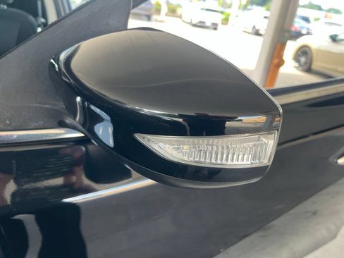 Used 2018 Nissan Sentra SR FWD image 29