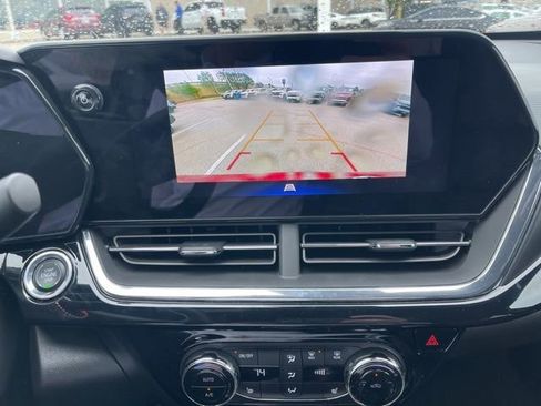 Used 2025 Chevrolet Trax RS w/ Sunroof Package image 10