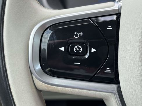 Certified 2023 Volvo XC90 B6 Core w/ Protection Package Premier AWD/4WD image 27