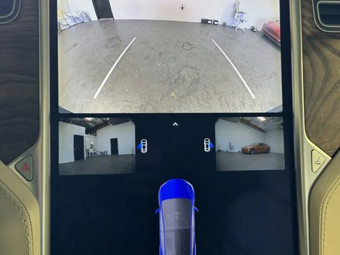 Used 2018 Tesla Model X 75D image 16