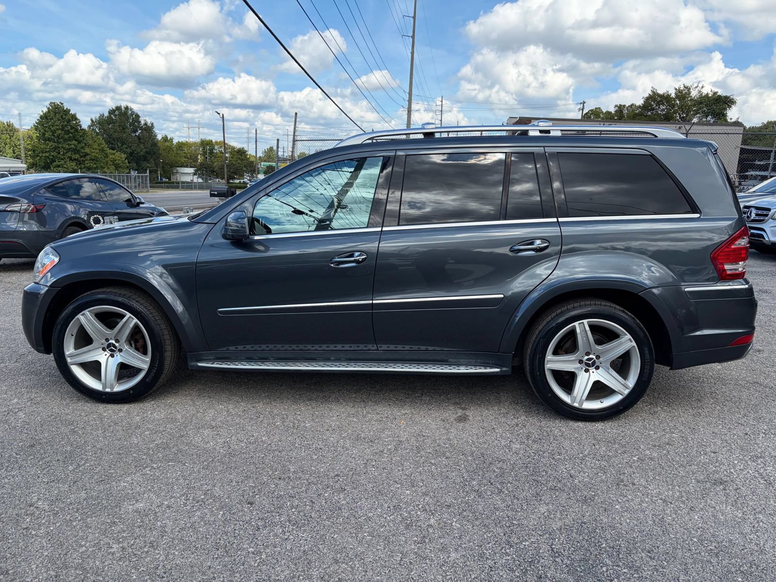 Used 2011 Mercedes-Benz GL 550 4MATIC image 8