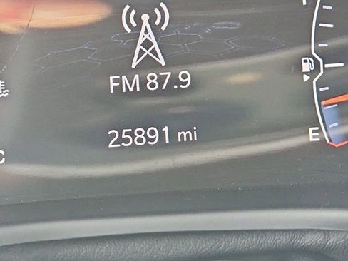 Used 2023 Jeep Compass Latitude AWD/4WD image 14