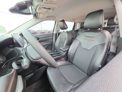 Used 2022 Jeep Compass Trailhawk AWD/4WD image 15