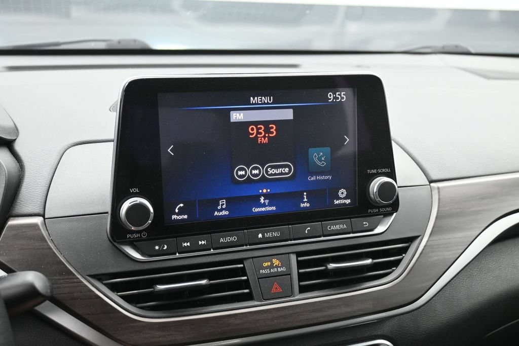 Used 2024 Nissan Altima 2.5 SV FWD image 13