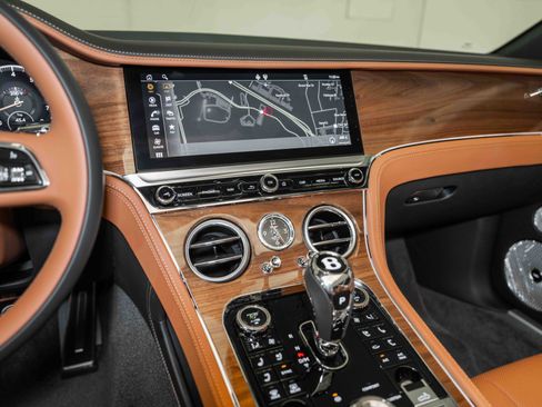 Certified 2024 Bentley Continental GT V8 AWD/4WD image 25