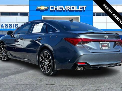 Used 2019 Toyota Avalon Touring w/ Advanced Safety Package image 4