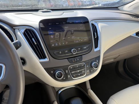 Used 2024 Chevrolet Malibu LT image 19