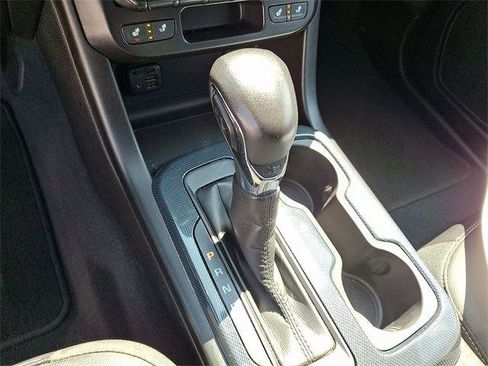 Used 2022 Chevrolet Colorado Z71 image 10