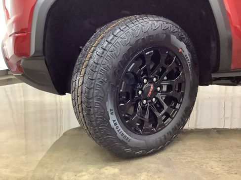 New 2026 GMC Canyon Elevation w/ Convenience Package image 29