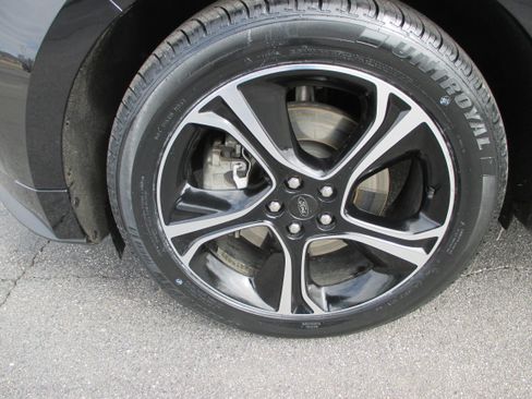 Used 2020 Ford Edge ST image 9