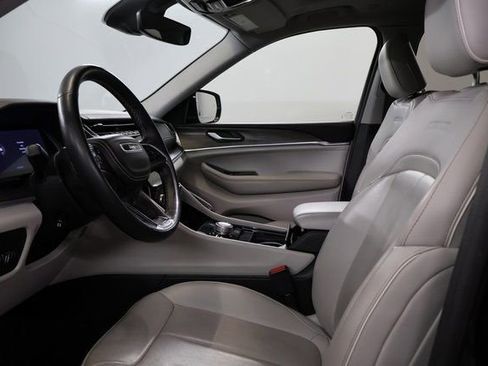 Used 2022 Jeep Grand Cherokee L Overland image 12