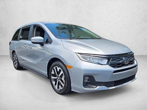 Used 2025 Honda Odyssey EX-L image 3